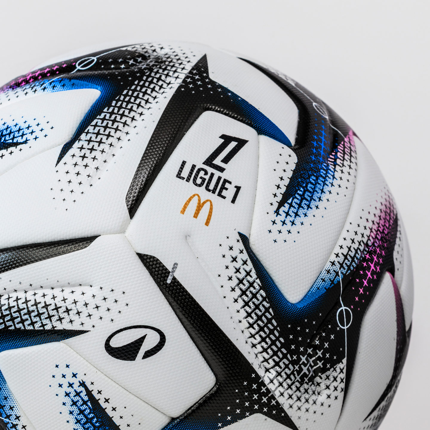 Photo close up ballon Ligue 1 2025/2026