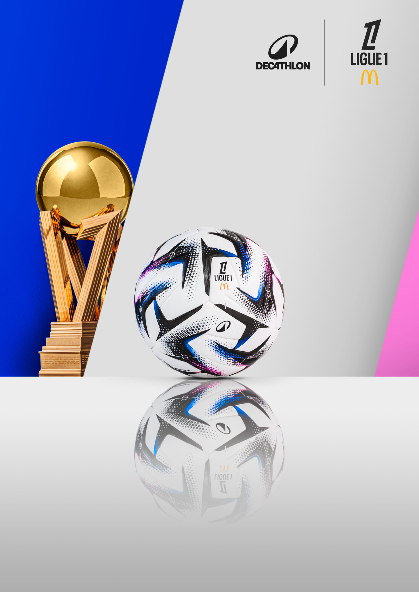 Photo ballon de la ligue 1 avec sa coupe en second plan